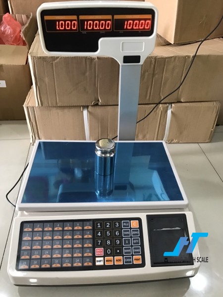 Cân siêu thị in hóa đơn JPT 30kg là dòng cân JADEVER tính giá được thiết kế dành cho các cửa hàng hoa quả, thực phẩm, thịt, bánh kẹo