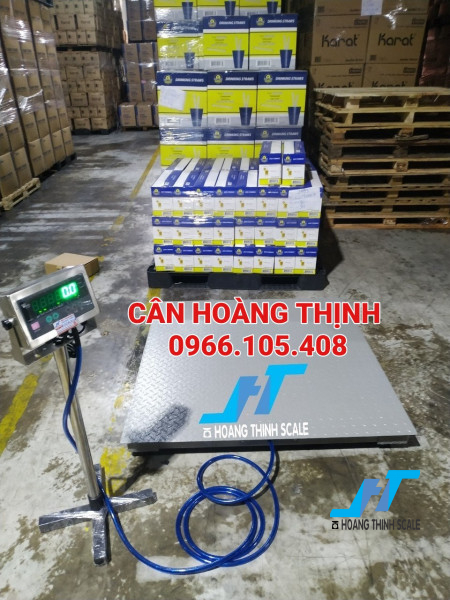 Cân điện tử 1 tấn 2 tấn sàn cân 1.2m x 1.2m là dòng cân bàn cỡ lớn chuyên dùng cho cân hàng công nghiệp nặng có độ chính xác cao được Cân Hoàng Thịnh cung cấp trên toàn quốc